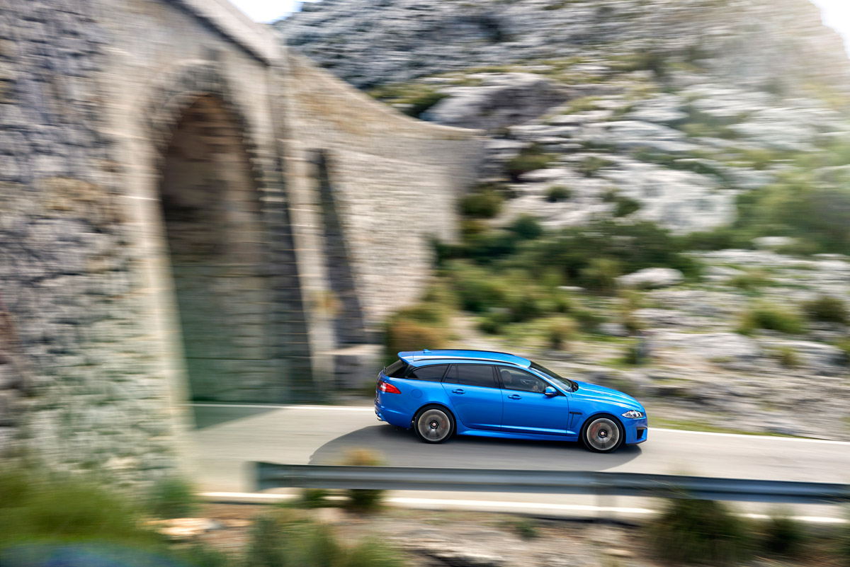 Jaguar XFR-S Sportbrake pan