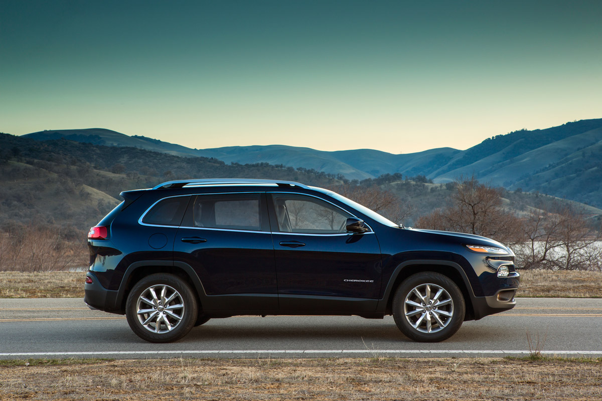 Jeep Cherokee Limited 2014 side static