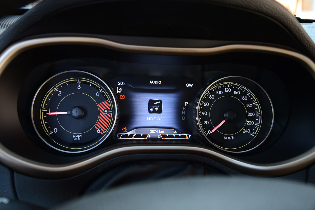 Jeep Cherokee diesel 2014 dials