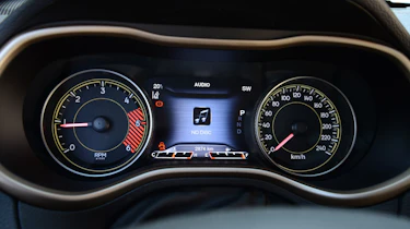 Jeep Cherokee diesel 2014 dials