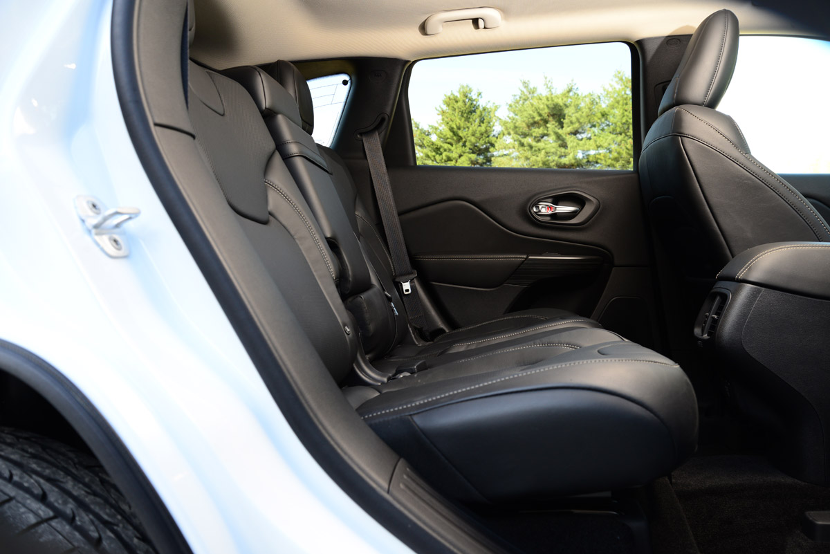Jeep Cherokee diesel 2014 back seats