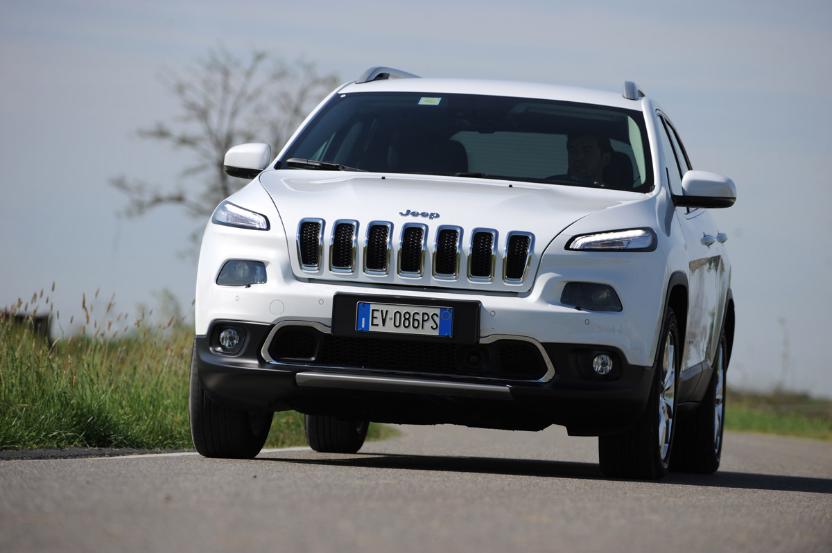 Jeep-Cherokee-diesel-front