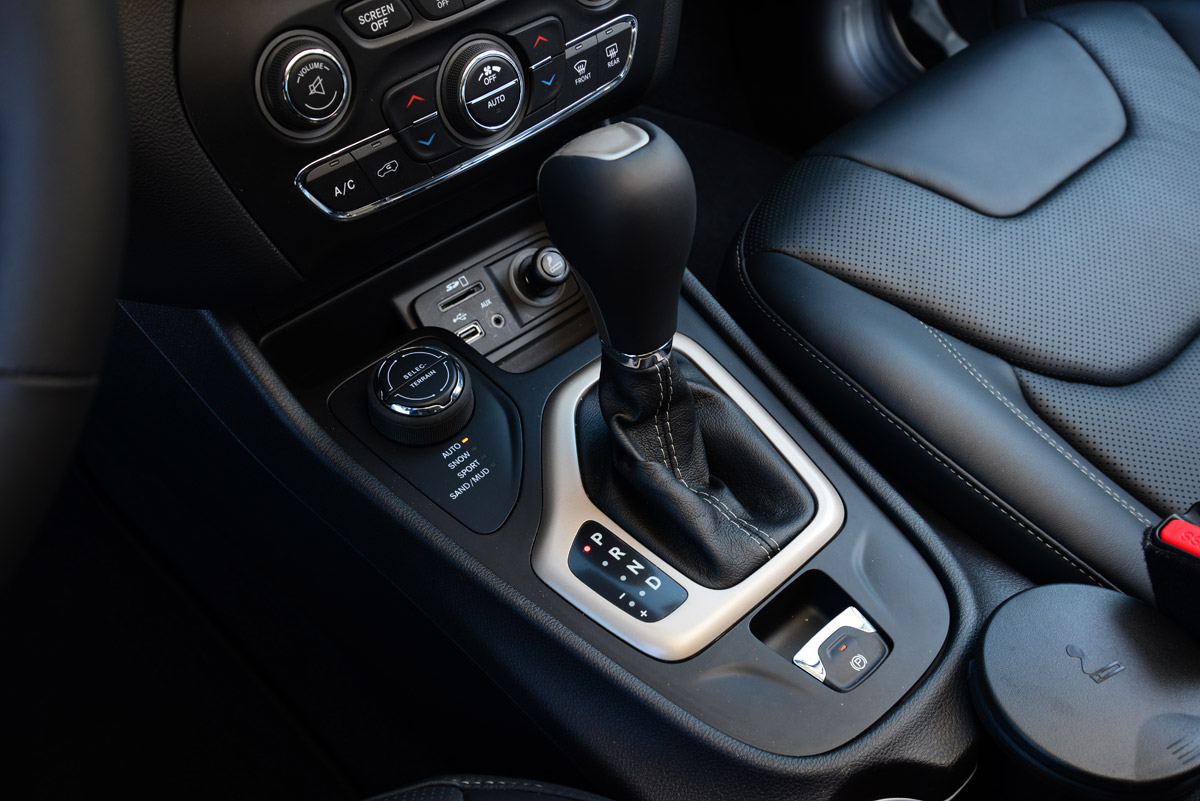 Jeep Cherokee diesel 2014 gearstick