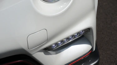 Nisan Juke Nismo running lights