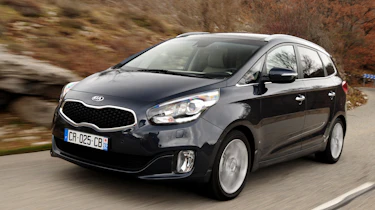 Kia Carens front tracking