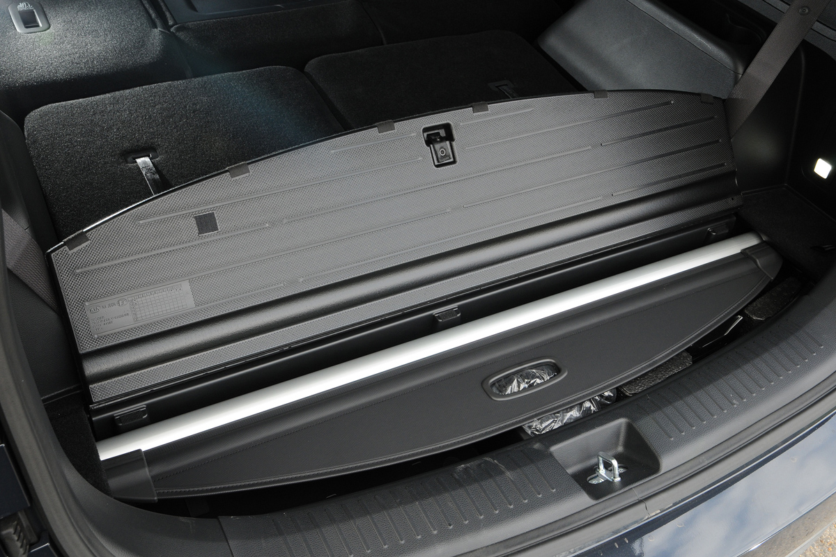 Kia Carens boot detail
