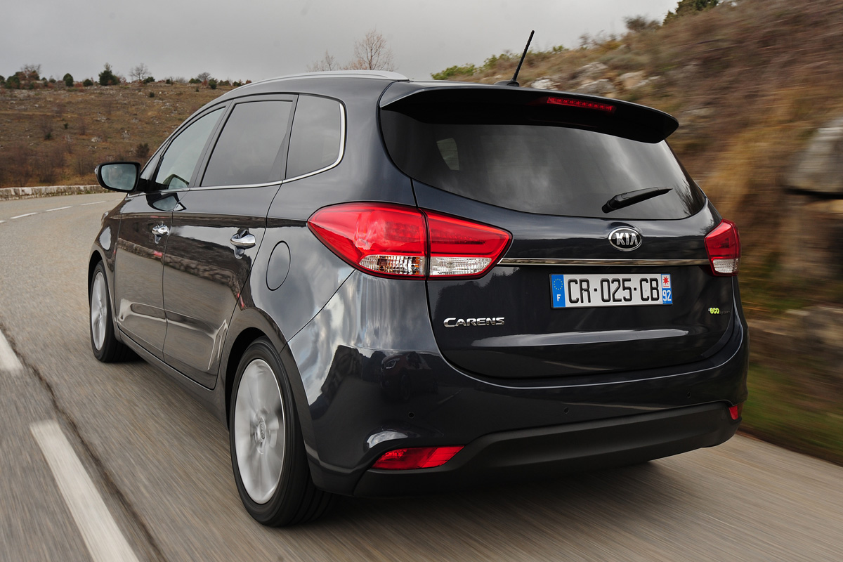Kia Carens rear tracking