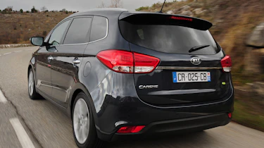 Kia Carens rear tracking