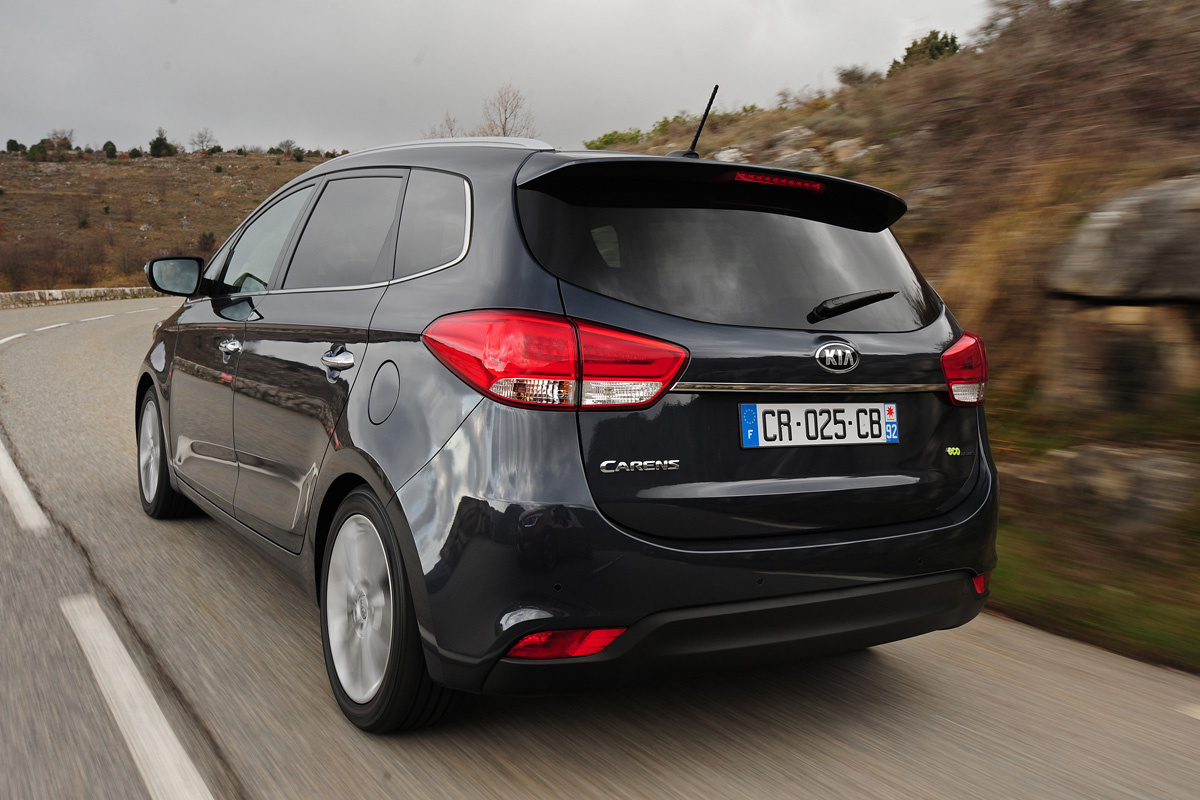 Kia Carens 2 1.7 CRDi rear tracking