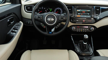 Kia Carens interior
