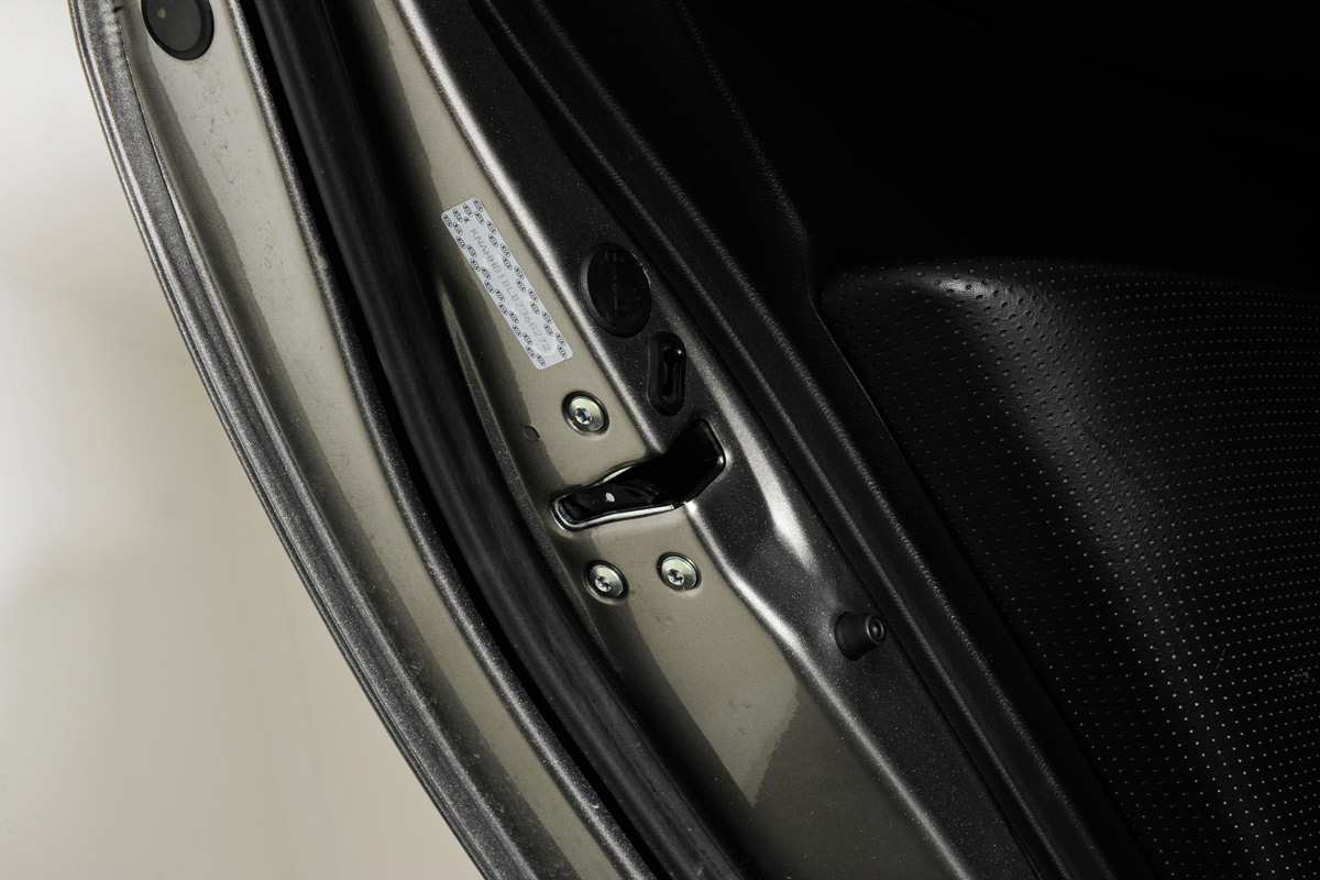 Kia Carens door handles
