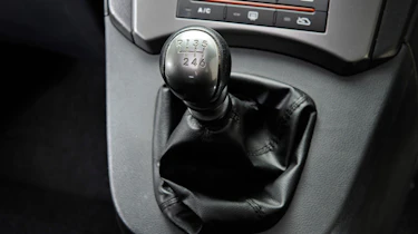 Kia Carens gearbox