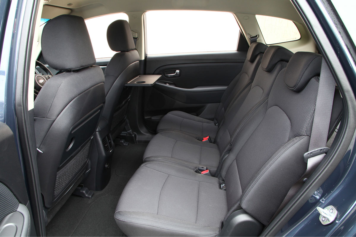 Kia Carens rear seats