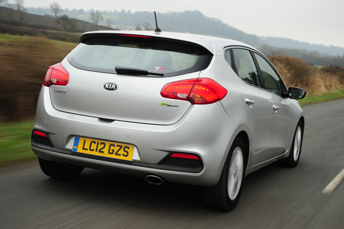 Kia Cee’d 1.6 CRDi 2 rear tracking