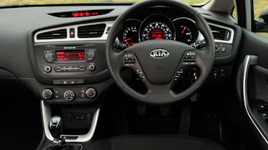 Kia Cee’d 1.6 CRDi 2 interior