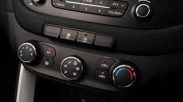 Kia Cee’d 1.6 CRDi 2 centre console