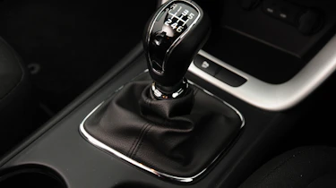 Kia Cee’d 1.6 CRDi 2 gearlever