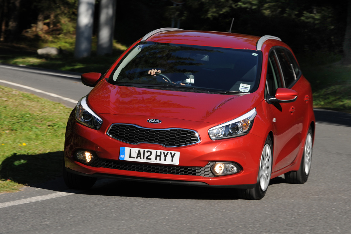 Kia Cee’d Sportswagon 1 1.4 CRDi front cornering