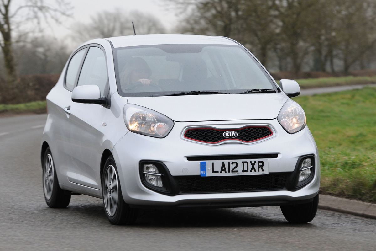 Kia Picanto 1 1.0 front cornering