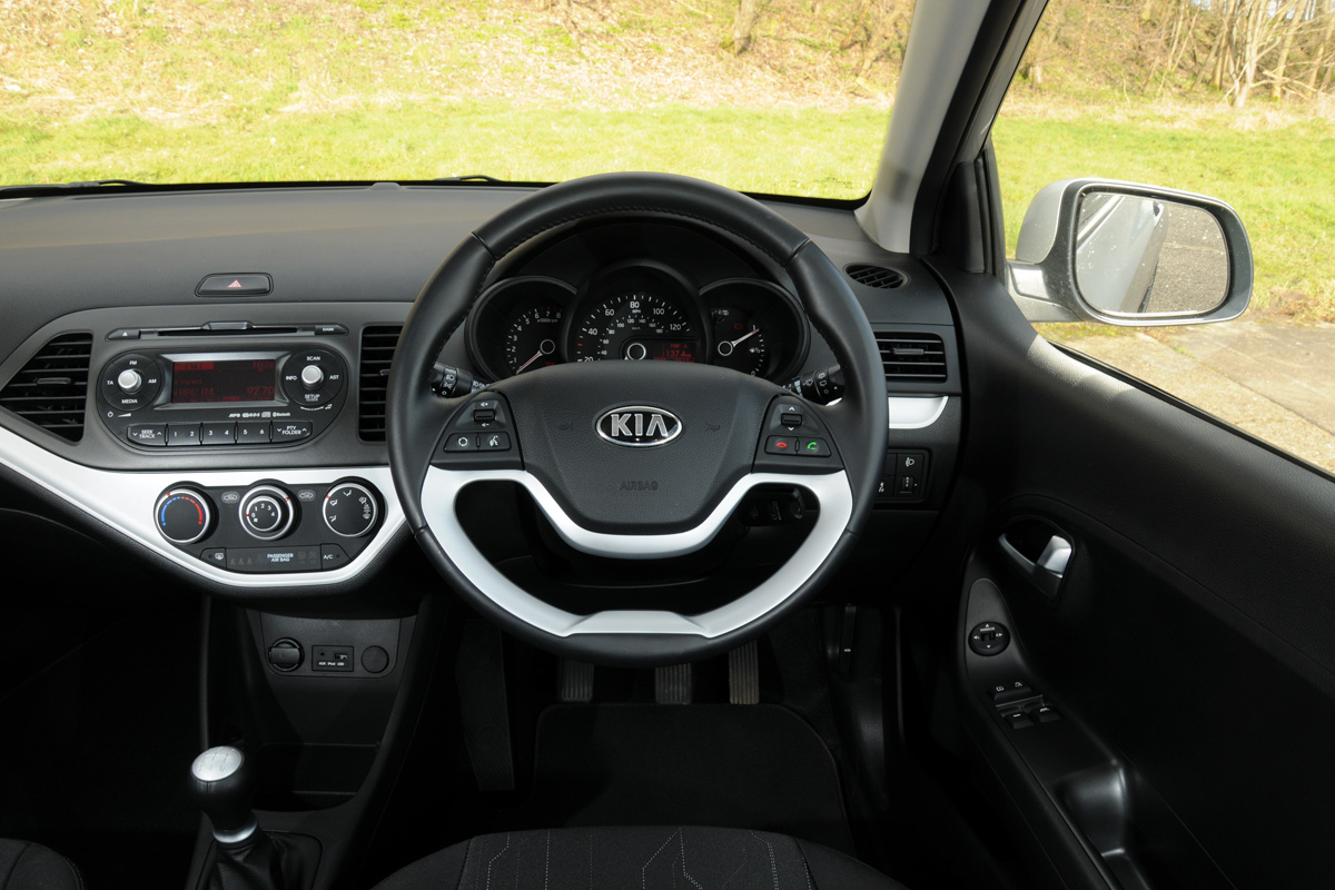 Kia Picanto 1 1.0 interior