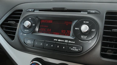 Kia Picanto 1 1.0 centre console