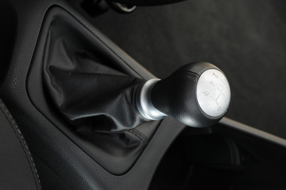 Kia Picanto 1 1.0 gearlever