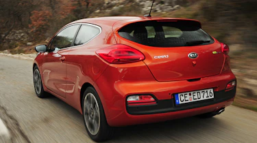 Kia Pro_cee'd rear tracking