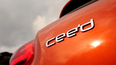 Kia Pro_cee'd badge