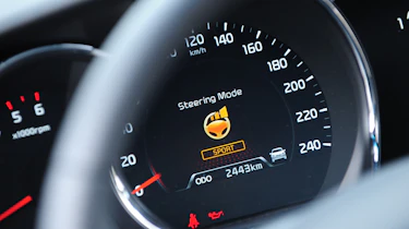 Kia Pro_cee'd dials