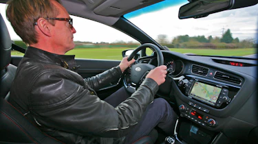 Kia Pro_cee’d GT driving