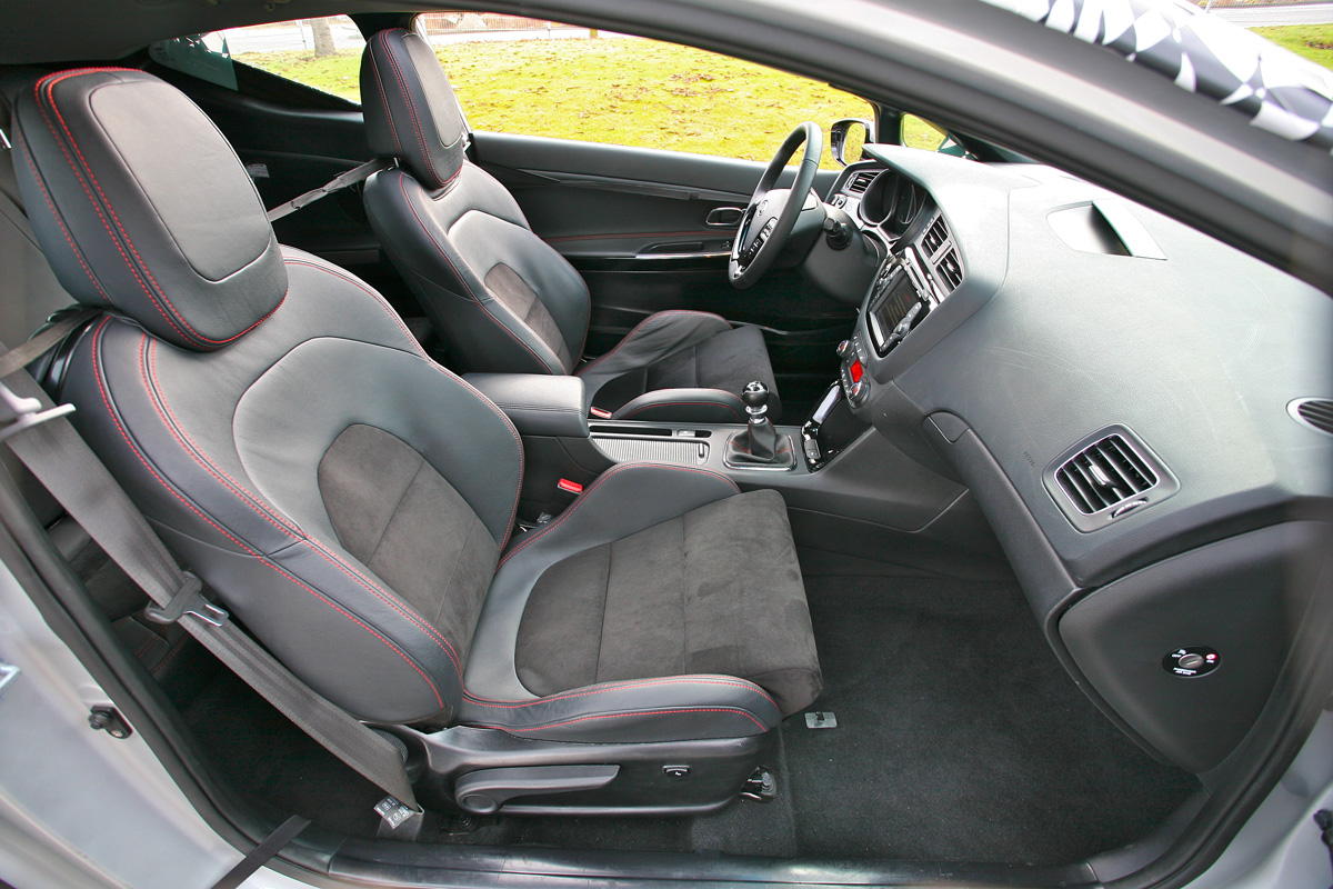 Kia Pro_cee’d GT interior