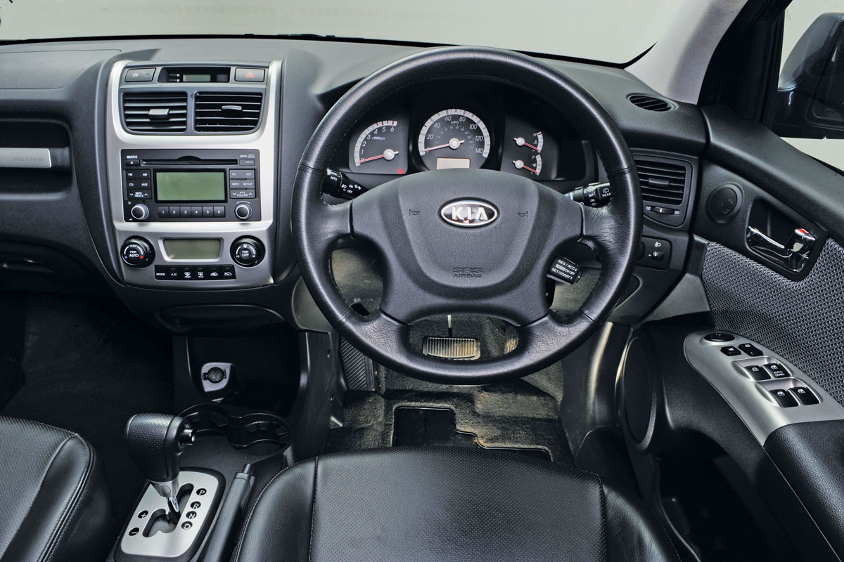 Kia Sportage Mk2 (used) - interior
