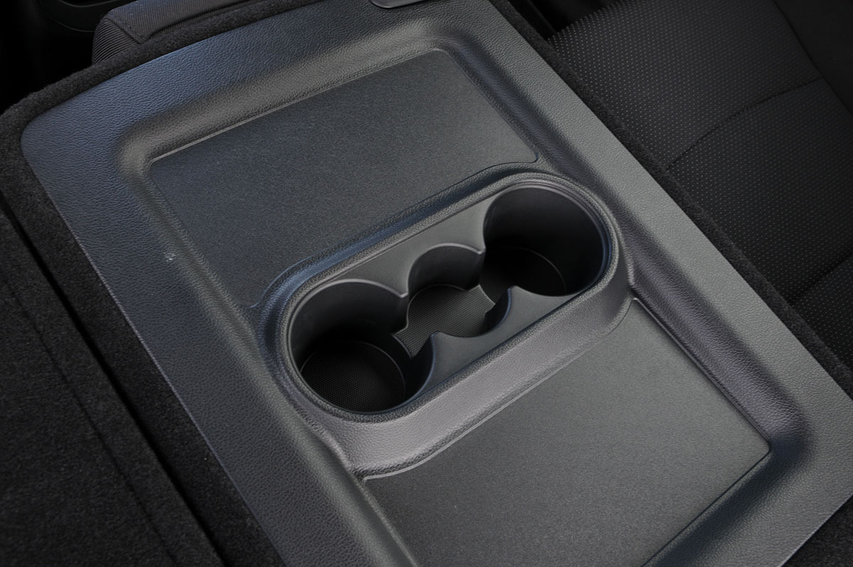 Kia Carens cupholder