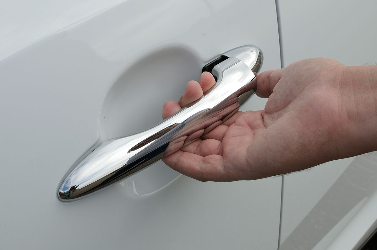 Kia Sportage KX-3 Nav 134 door handle