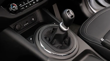 Kia Sportage KX-3 Nav 134 gearstick