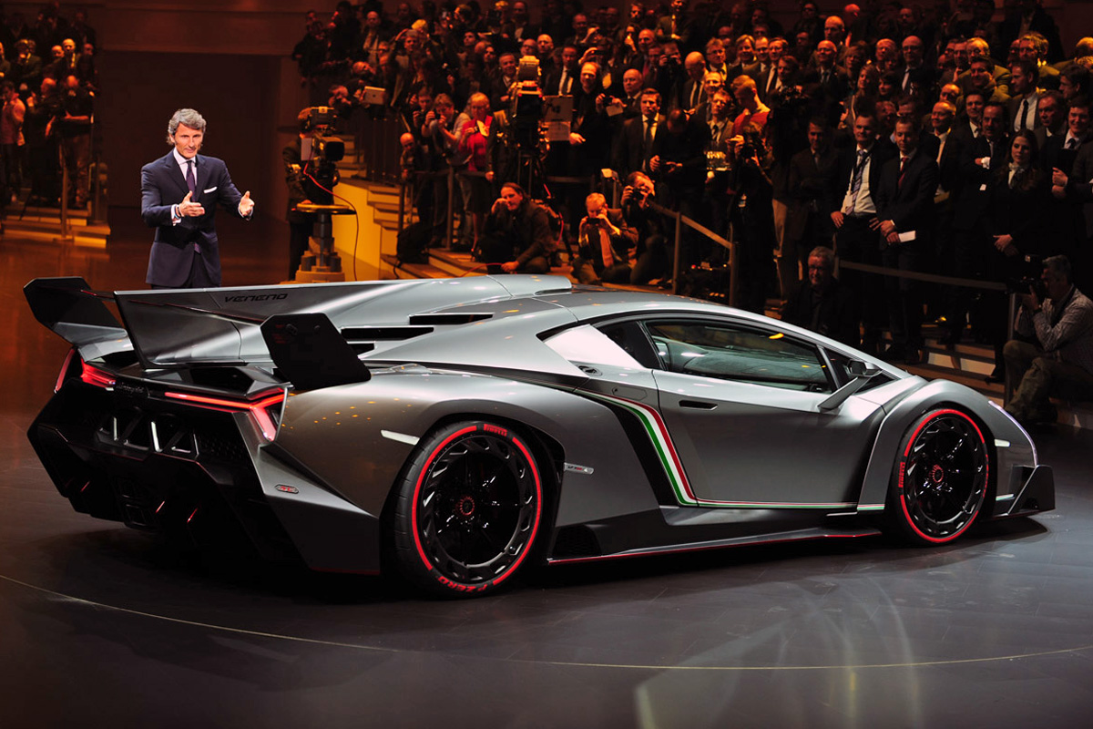 Lamborghini Veneno rear