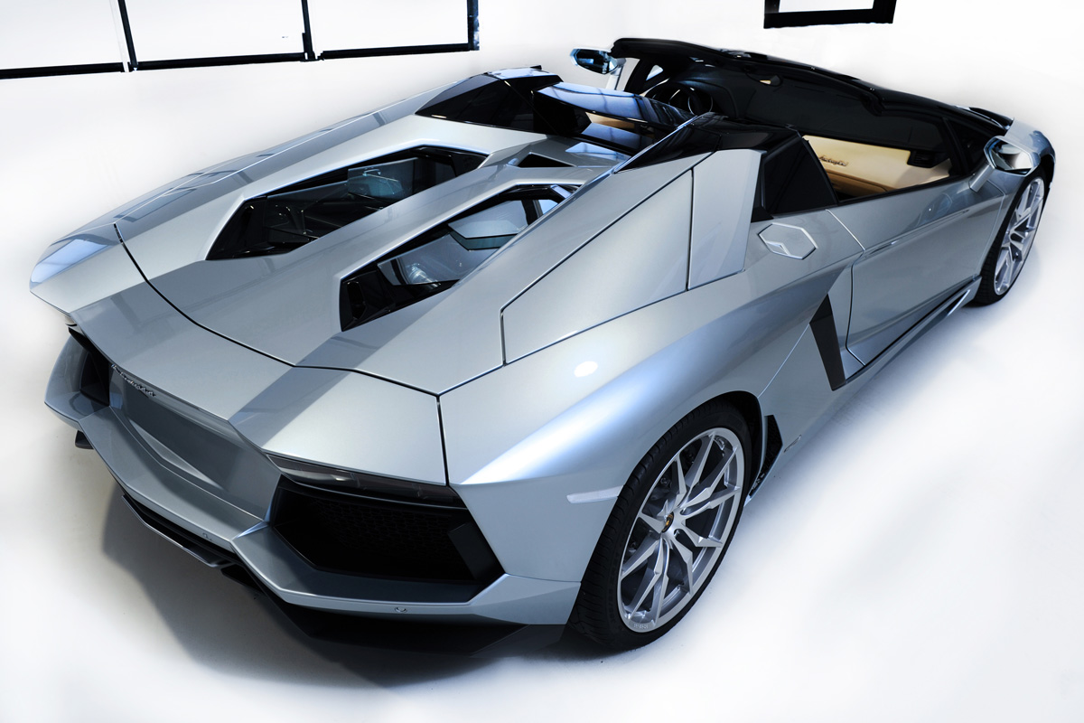 Lamborghini Aventador Roadster front