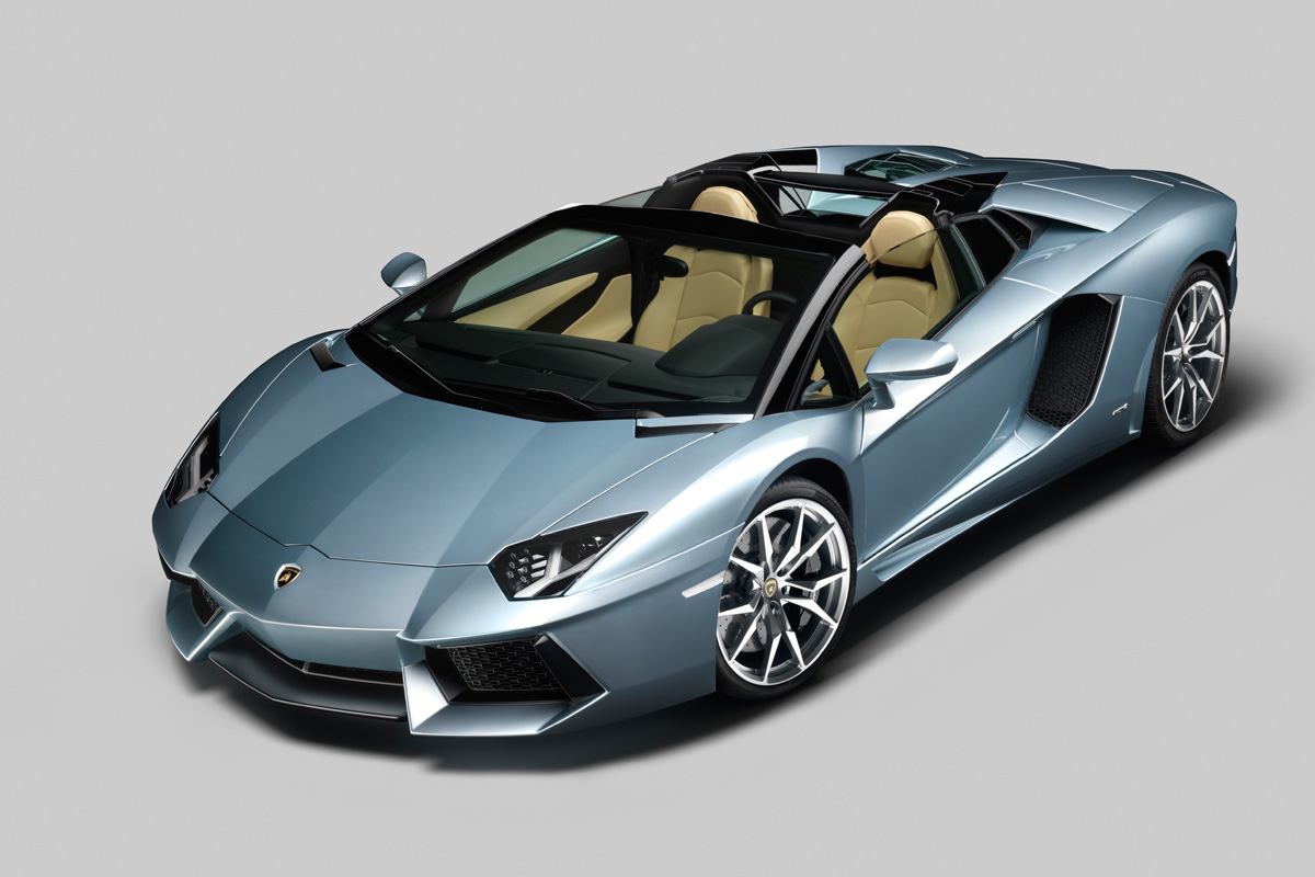 Lamborghini Aventador Roadster front action