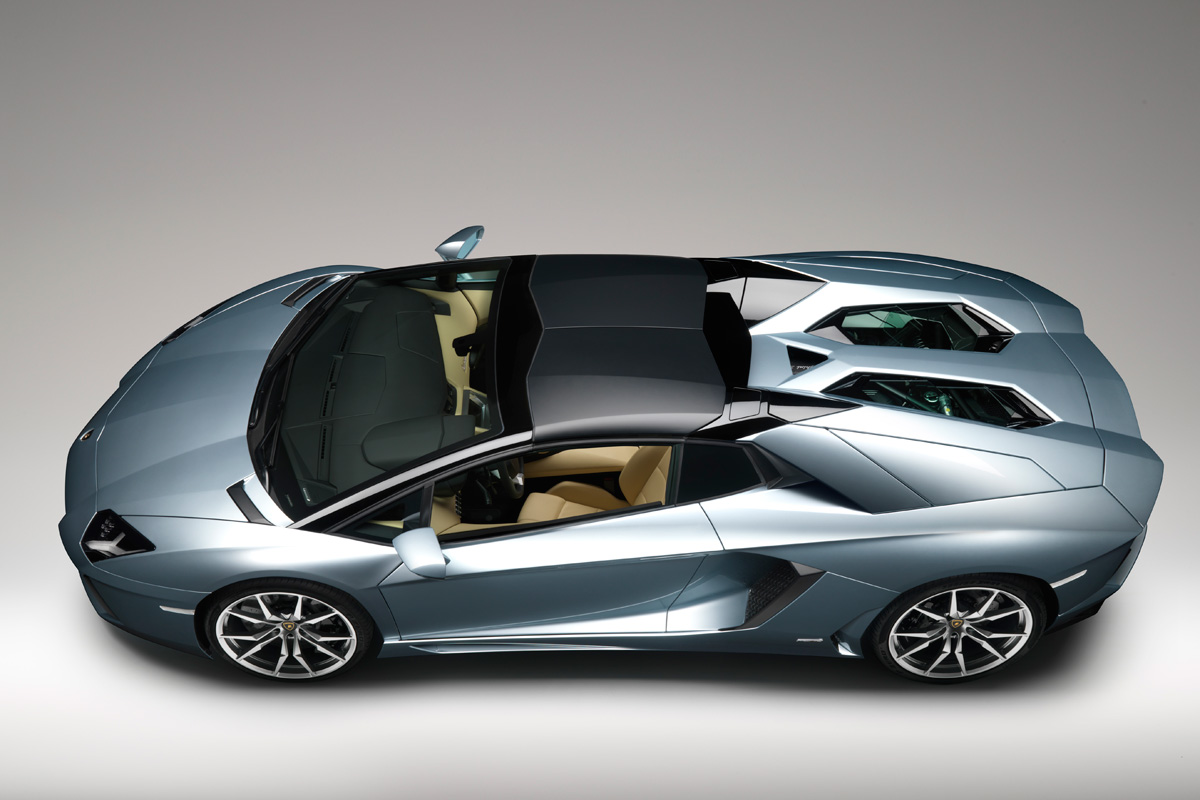 Lamborghini Aventador Roadster doors
