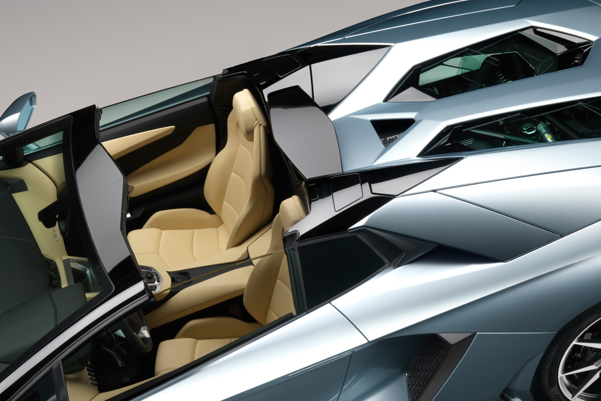 Lamborghini Aventador Roadster interior detail