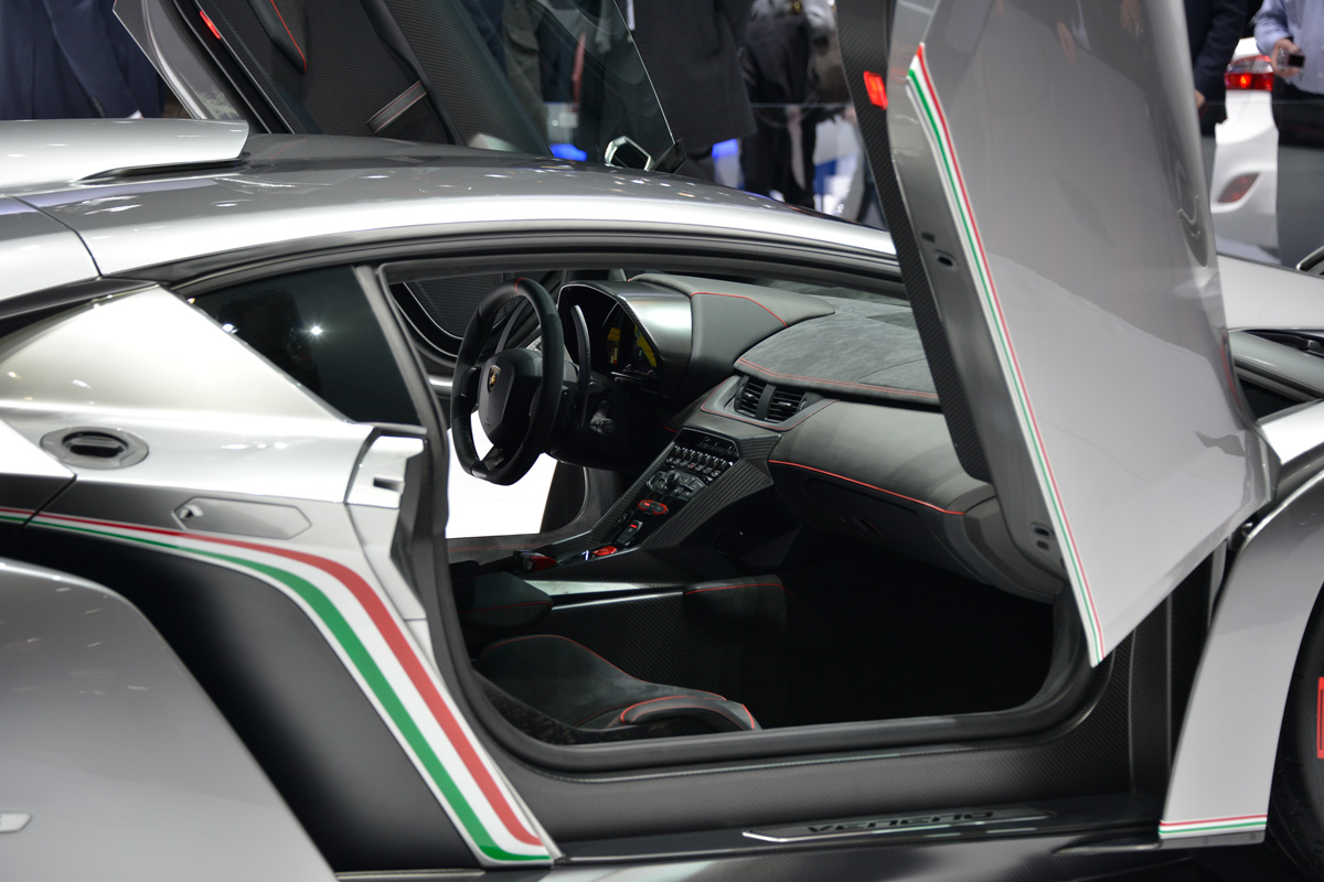 Lamborghini Veneno interior