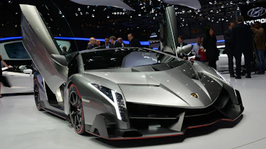 Lamborghini Veneno front three-quarters