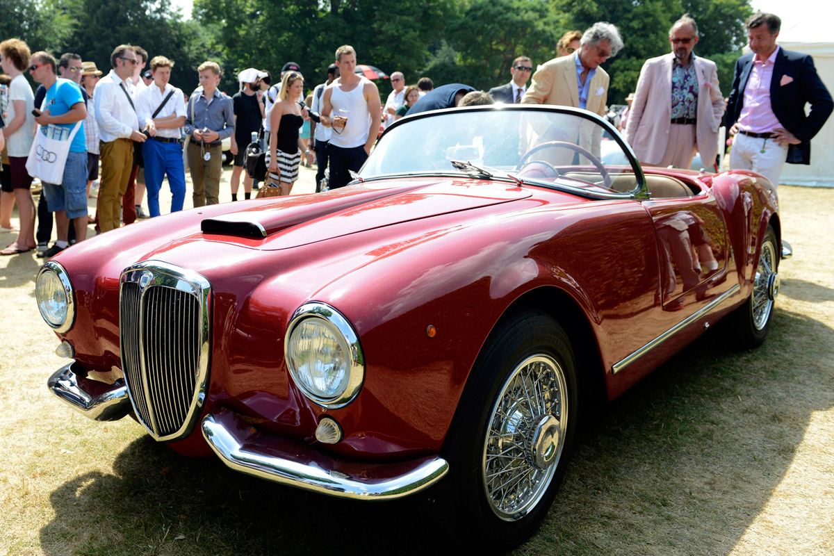 The Lancia Aurelia (pictured: B24S Spider) was the first production car with a V6 engine.