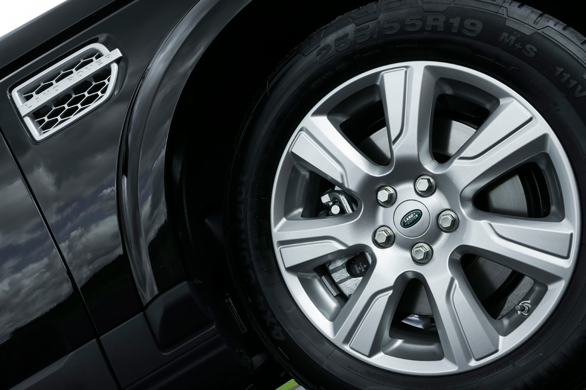 2013 Land Rover Discovery 4 detail