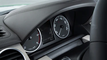 2013 Land Rover Discovery 4 leather dashboard top