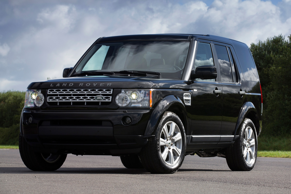 2013 Land Rover Discovery 4 front three-quarters