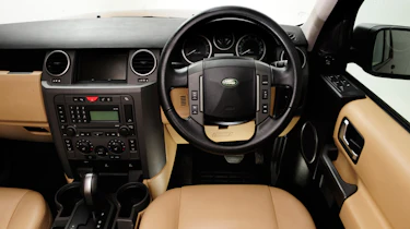 Land Rover Discovery interior