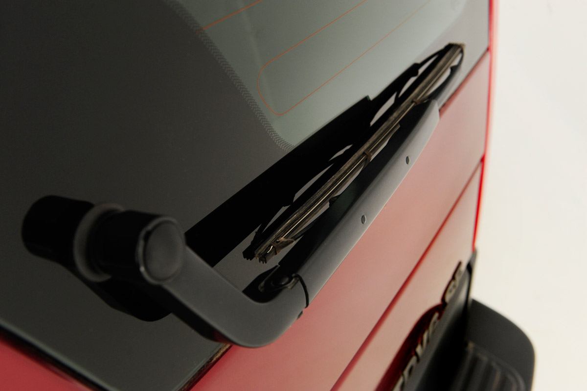 Land Rover Discovery rear wiper