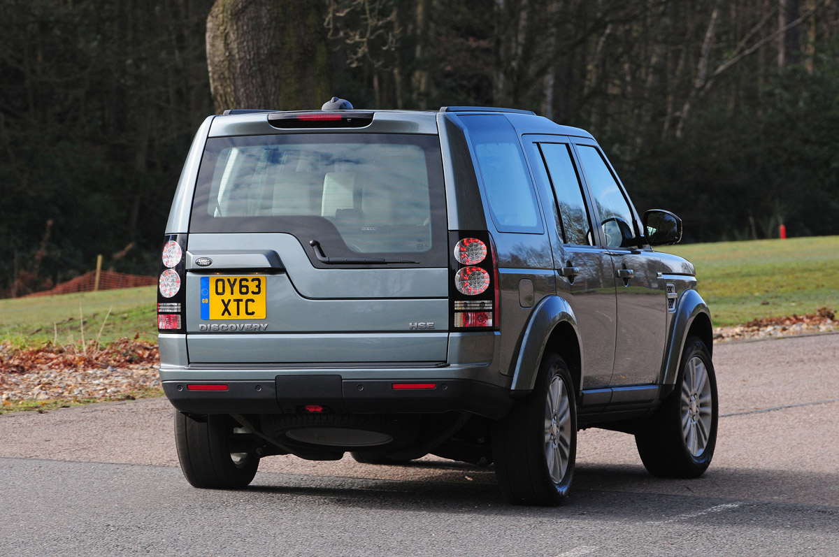 Land Rover Discovery 2014 rear action