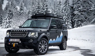 Land Rover Discovery XXV front